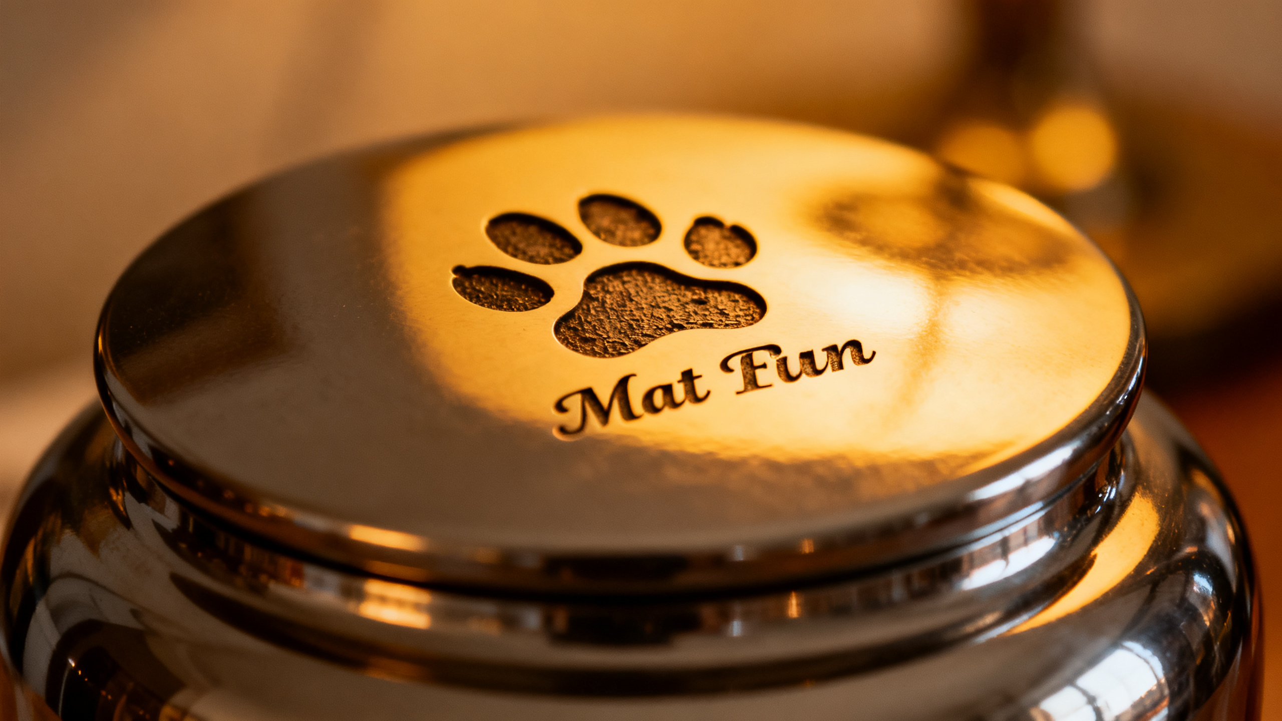 Custom Engraving Options for Personalized Pet Urns